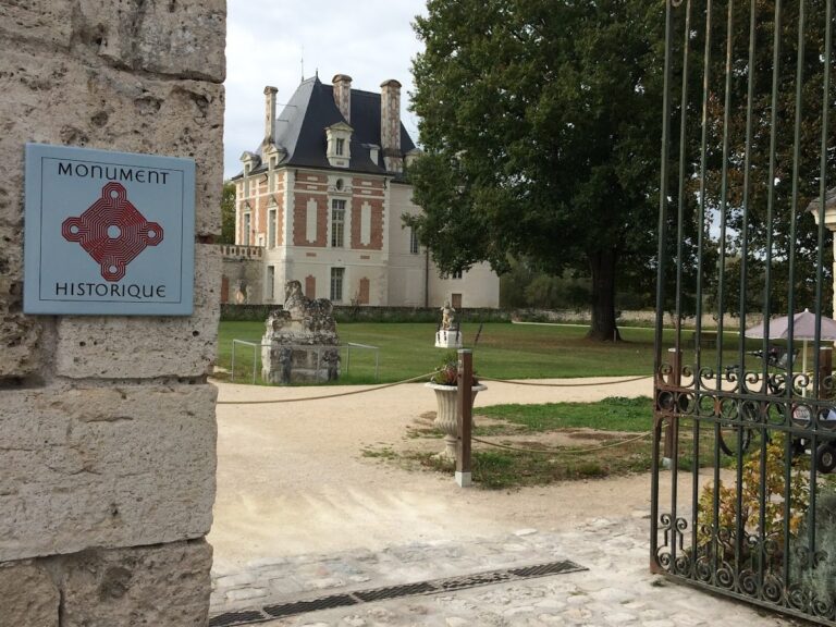 Château de Selles-sur-Cher: A Medieval Fortress and Renaissance Residence in France
