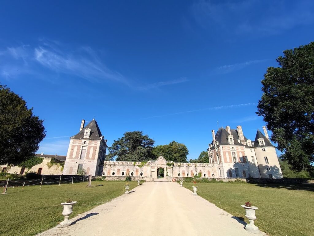 Château de Selles-sur-Cher: A Medieval Fortress and Renaissance Residence in France 2 Château de Selles-sur-Cher