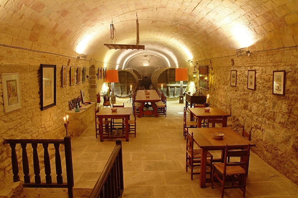 Mencos Palace