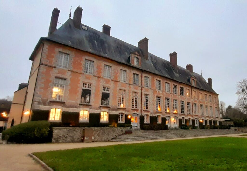 Château des Mesnuls: A Renaissance and Louis XIII Château in France 2 Château des Mesnuls