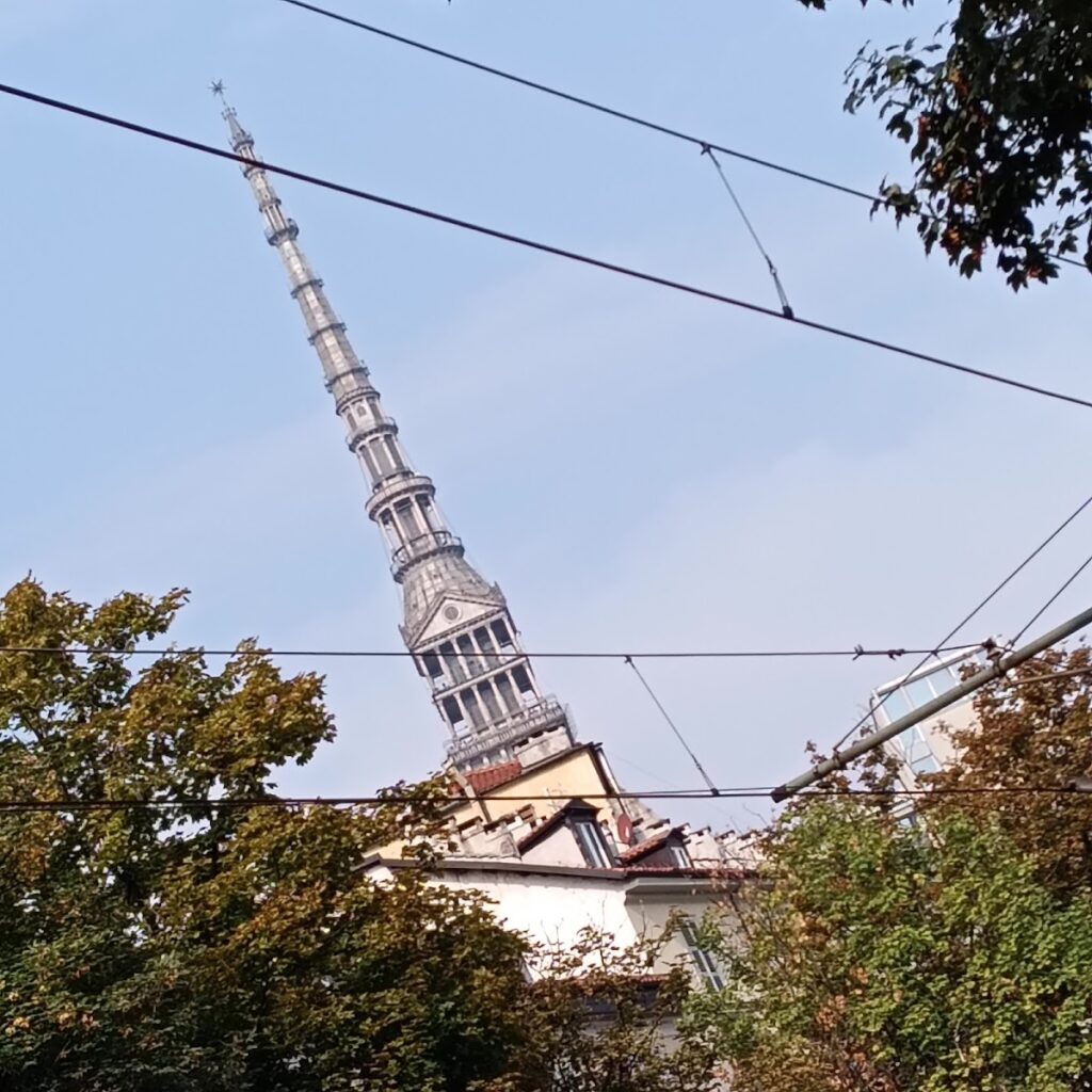 Casa Scaccabarozzi: Turin’s Narrow Historic Residence 3 Casa Scaccabarozzi