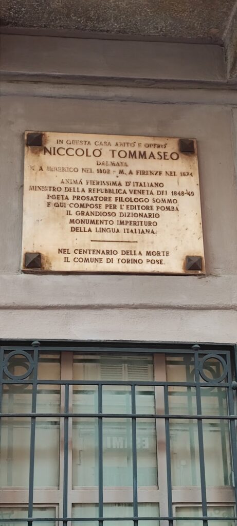 Casa Scaccabarozzi: Turin’s Narrow Historic Residence 4 Casa Scaccabarozzi