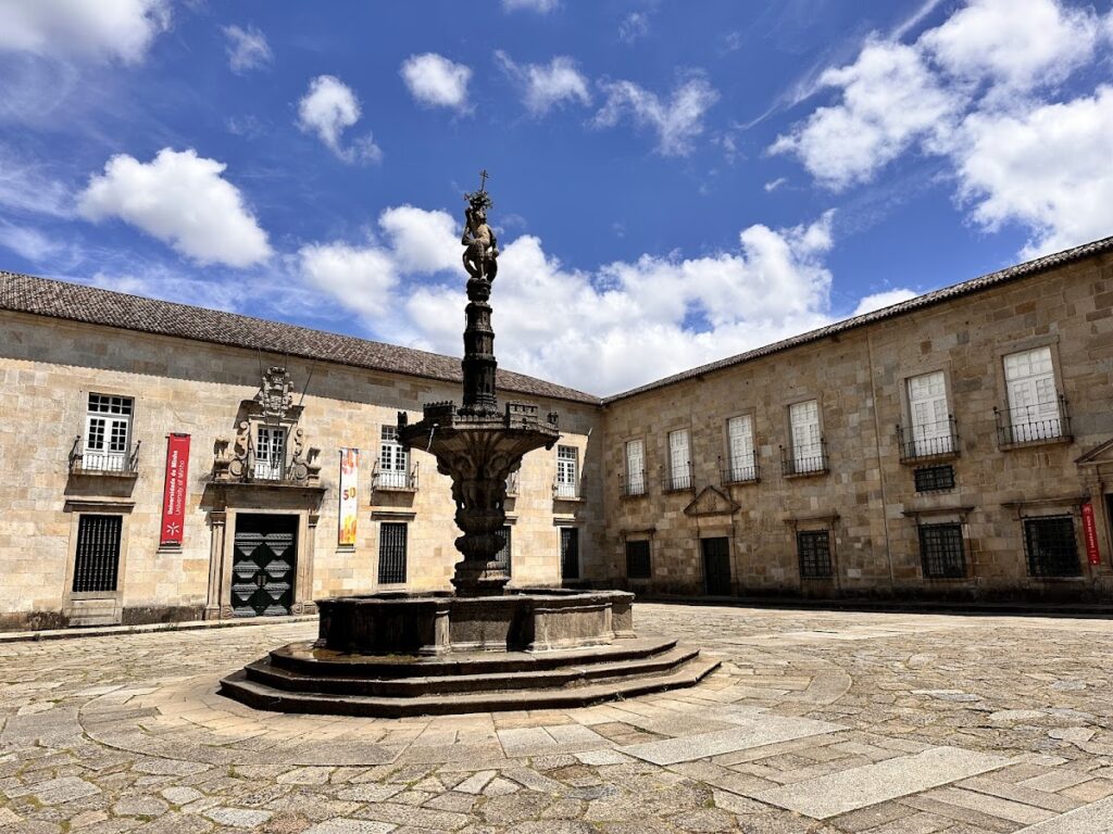 Episcopal Palace, Braga: An Archiepiscopal Palace and Civic Complex 2 Episcopal Palace, Braga