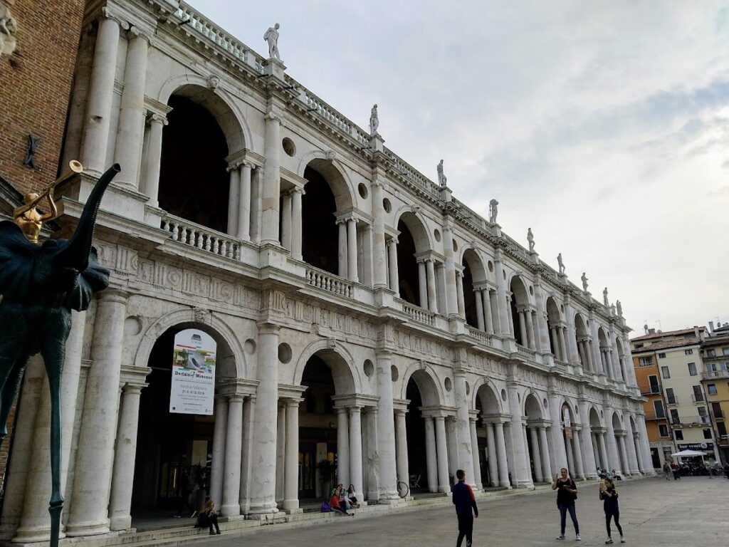 Basilica Palladiana: Vicenza’s Renaissance Civic Building 4 Basilica Palladiana