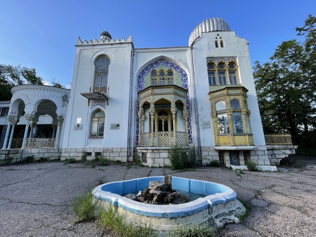 Emir of Bukhara House: A Former Summer Residence in Zheleznovodsk 1 Emir of Bukhara House