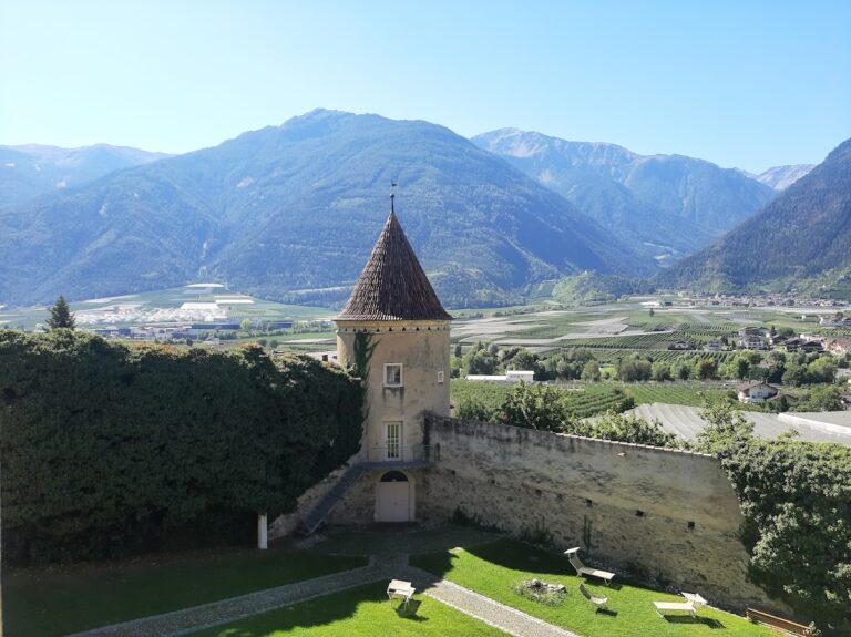 Goldrain Castle: A Medieval Aristocratic Residence in Italy