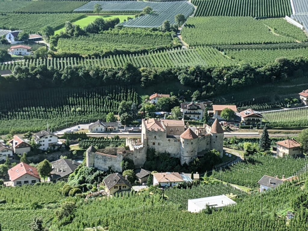 Goldrain Castle: A Medieval Aristocratic Residence in Italy 4 Goldrain Castle
