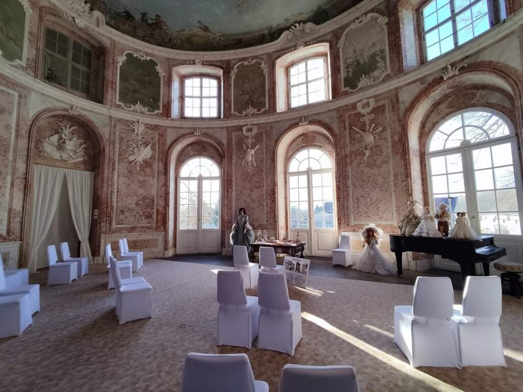 Schloss Martinskirchen: A Baroque Palace Complex in Germany 3 Schloss Martinskirchen