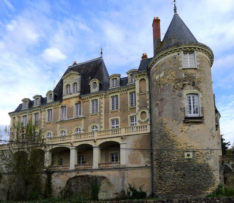 Sautré Castle (Château de Sautré): A Historic Fortress in France