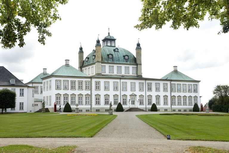 Fredensborg Palace: A Danish Royal Residence
