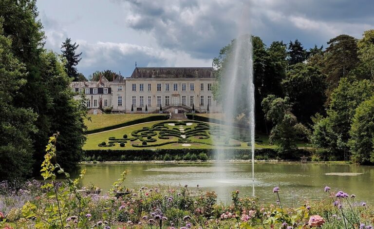 Château de la Source: A Noble Residence and Horticultural Park in Orléans