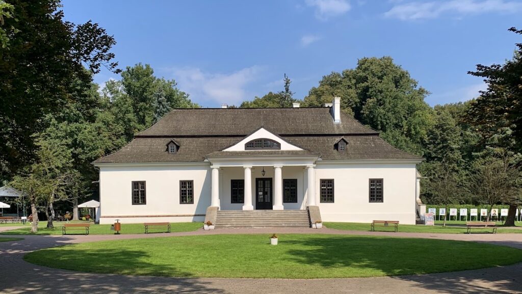 Białoprądnicki Manor House: A Renaissance Episcopal Residence in Kraków 1 Białoprądnicki Manor House