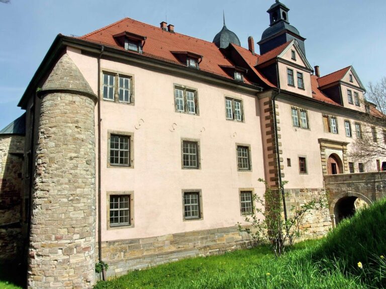 Schloss Tenneberg: A Medieval Castle and Museum in Germany
