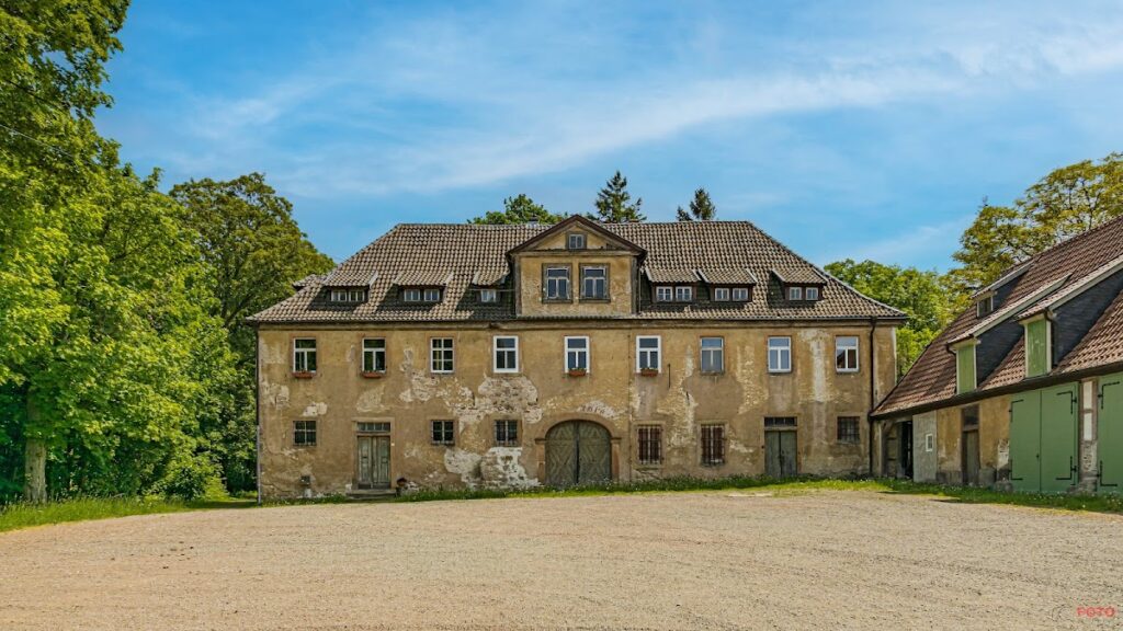 Schloss Tenneberg: A Medieval Castle and Museum in Germany 5 Schloss Tenneberg