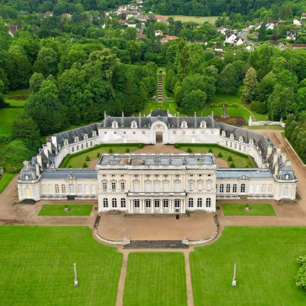 Château de Bizy: A Historic Estate and Residence in Vernon, France 1 Château de Bizy