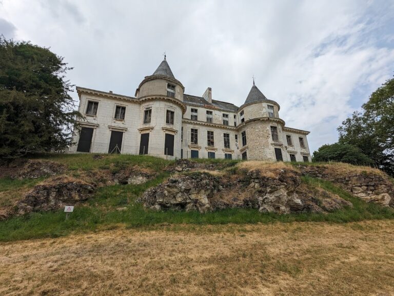 Château de Méréville: An Historic Estate and Landscape Garden in France