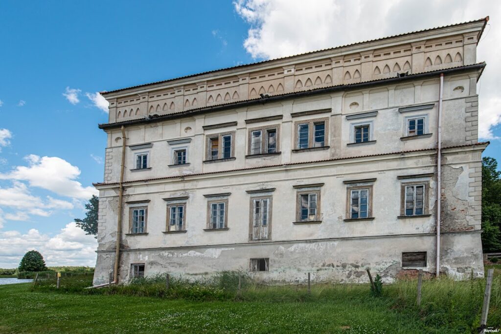 Czemierniki Castle: A Renaissance Fortified Residence in Poland 3 Czemierniki Castle