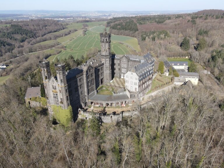 Schaumburg Castle: A Medieval Hilltop Residence in Germany