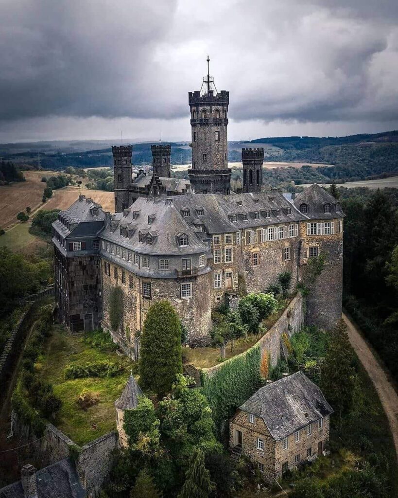 Schaumburg Castle: A Medieval Hilltop Residence in Germany 2 Schaumburg Castle
