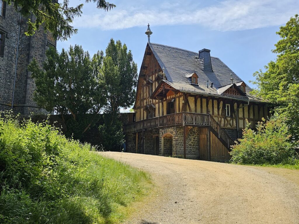 Schaumburg Castle: A Medieval Hilltop Residence in Germany 4 Schaumburg Castle
