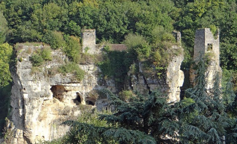 Château de Cuzorn: A Fortified Castle in France