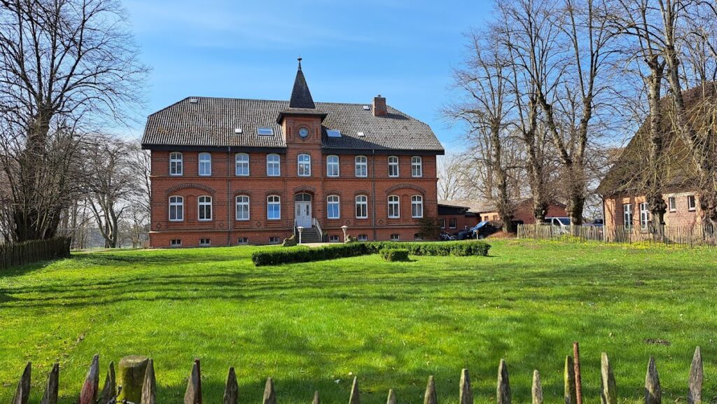 Traventhal House: A Ducal Summer Residence and State Stud in Germany 2 Traventhal House