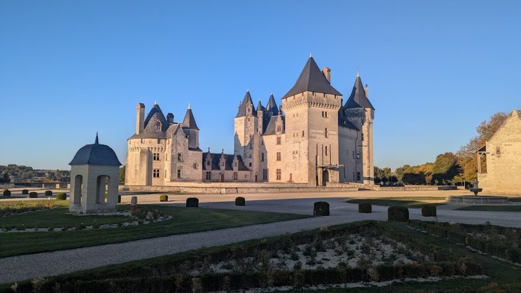 Château du Coudray-Montpensier: A Medieval Lordly Residence in France 1 Château du Coudray-Montpensier (Seuilly)