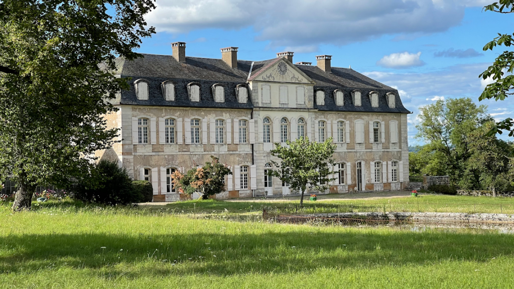 Château de la Pannonie: A Classicist Baroque Residence in France 1 Château de la Pannonie