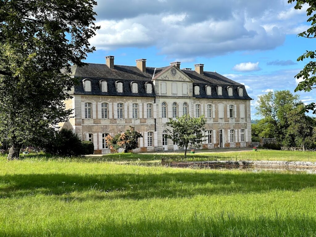 Château de la Pannonie: A Classicist Baroque Residence in France 2 Château de la Pannonie