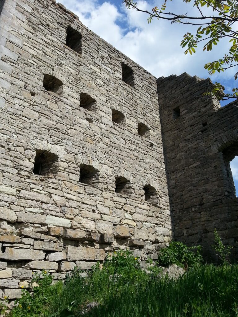Sataniv Castle: A Ruined Fortress in Ukraine 5 Sataniv Castle