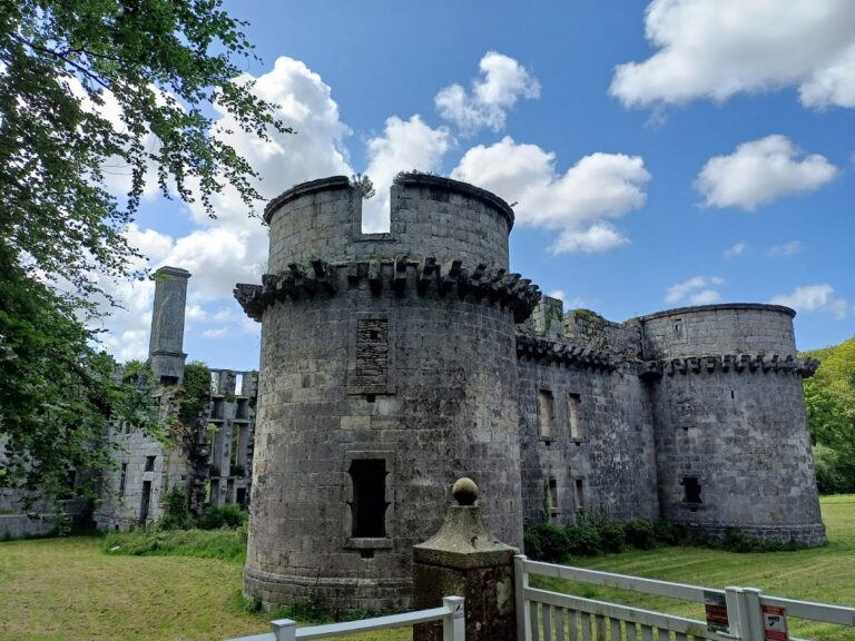 Château de Kergounadeach: A Seventeenth-Century Château in Brittany