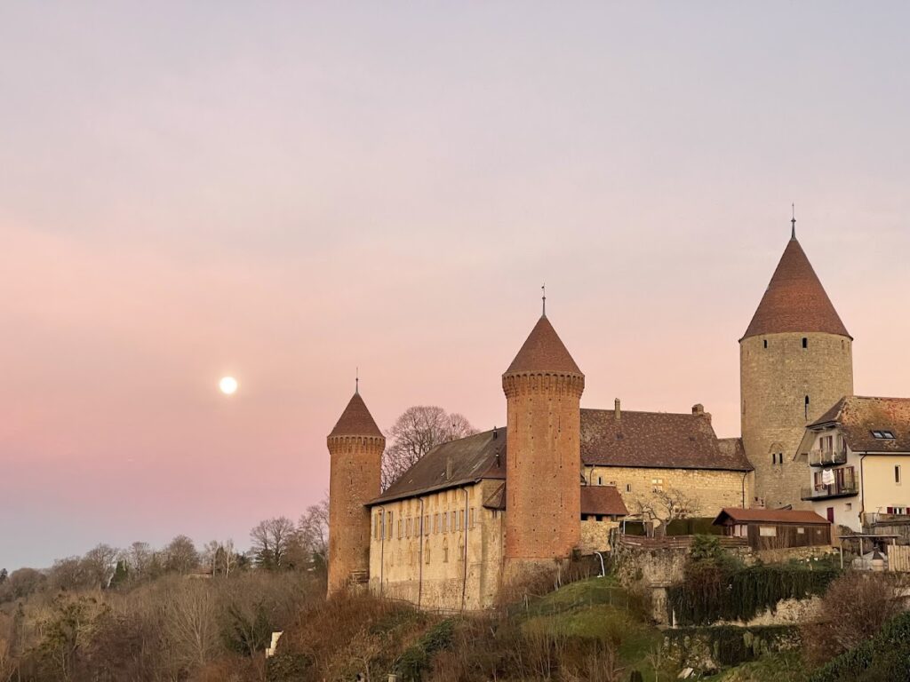 Chenaux Castle: A Savoyard Fortress and Administrative Seat in Switzerland 2 Chenaux Castle