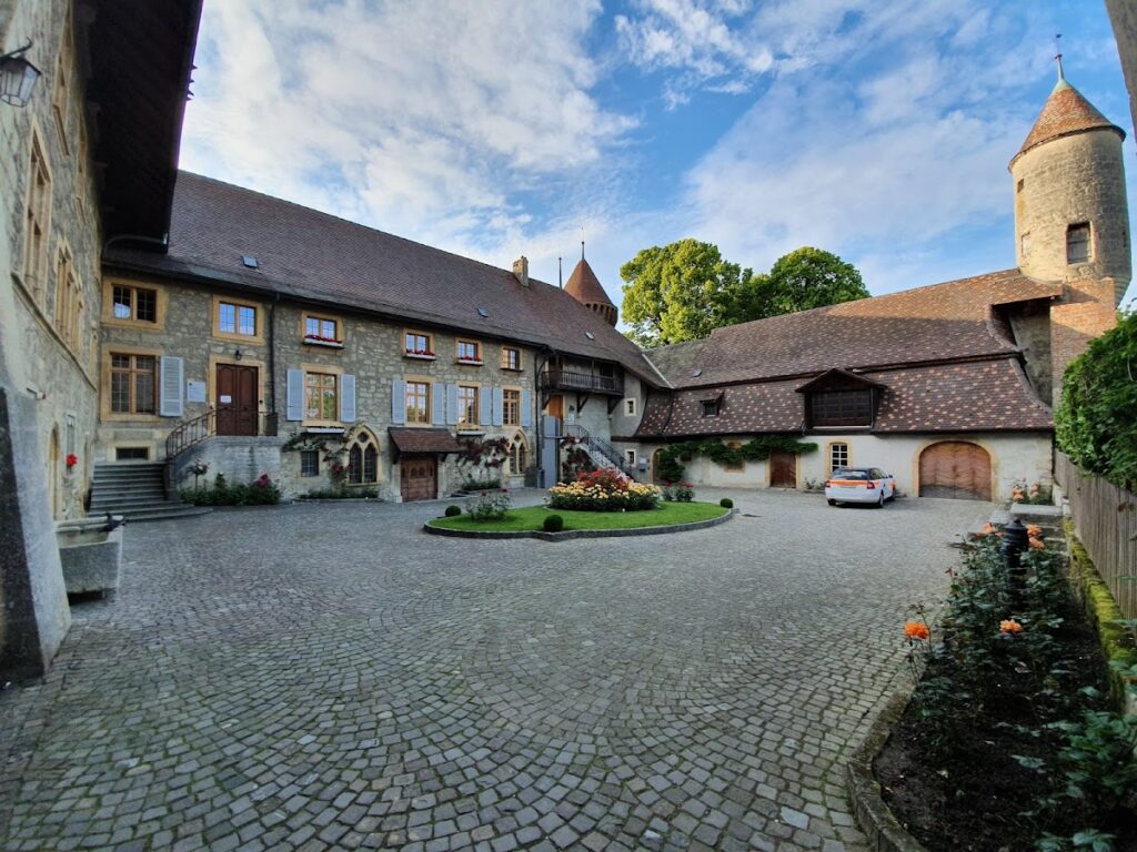 Chenaux Castle: A Savoyard Fortress and Administrative Seat in Switzerland 3 Chenaux Castle