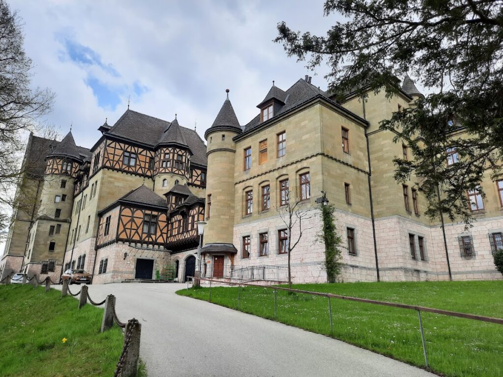 Schloss Cumberland: A Guelph Dynastic Residence in Austria 2 Schloss Cumberland