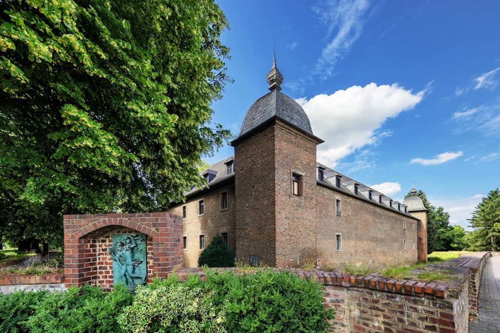 Schloss Nörvenich: A Water Castle in Germany 2 Schloss Nörvenich