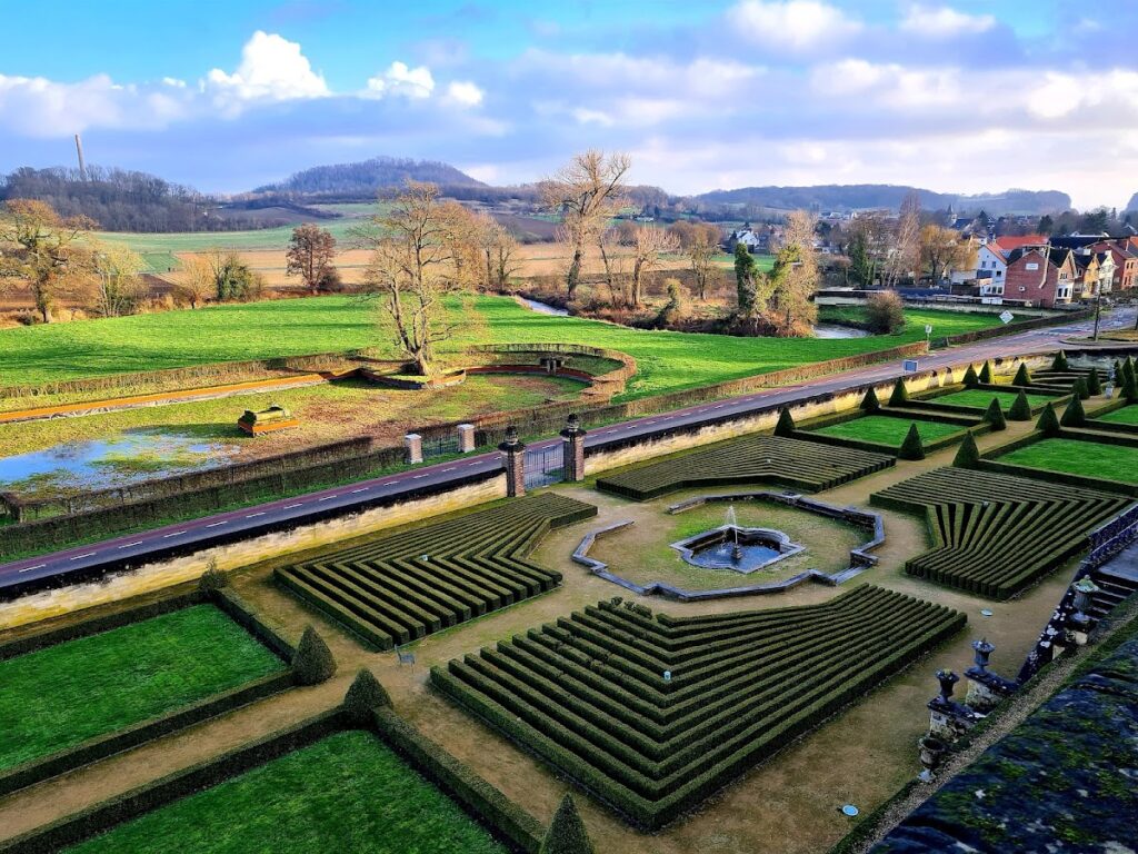 Château Neercanne: A Terraced Castle and Pleasure Palace in Maastricht 5 Château Neercanne