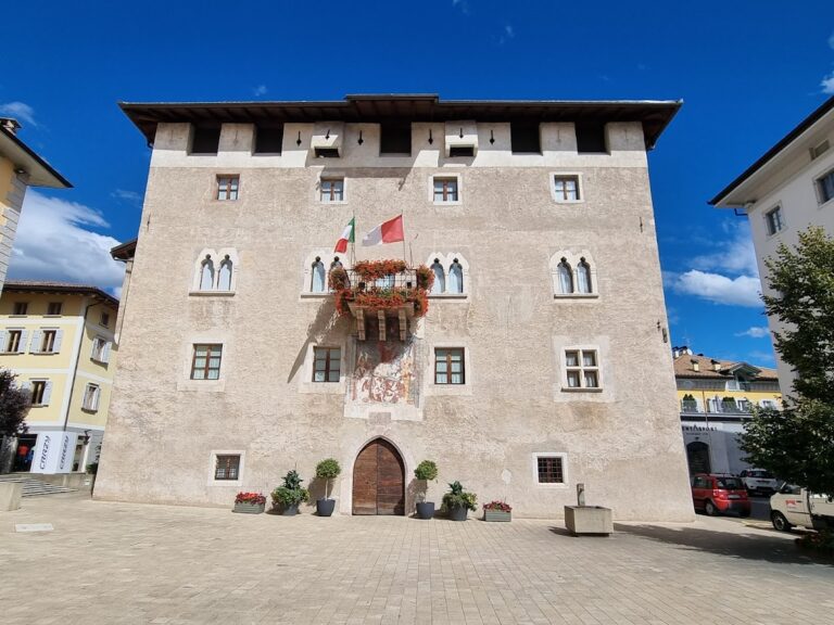 Palazzo Assessorile: A Medieval and Renaissance Palace in Cles, Italy