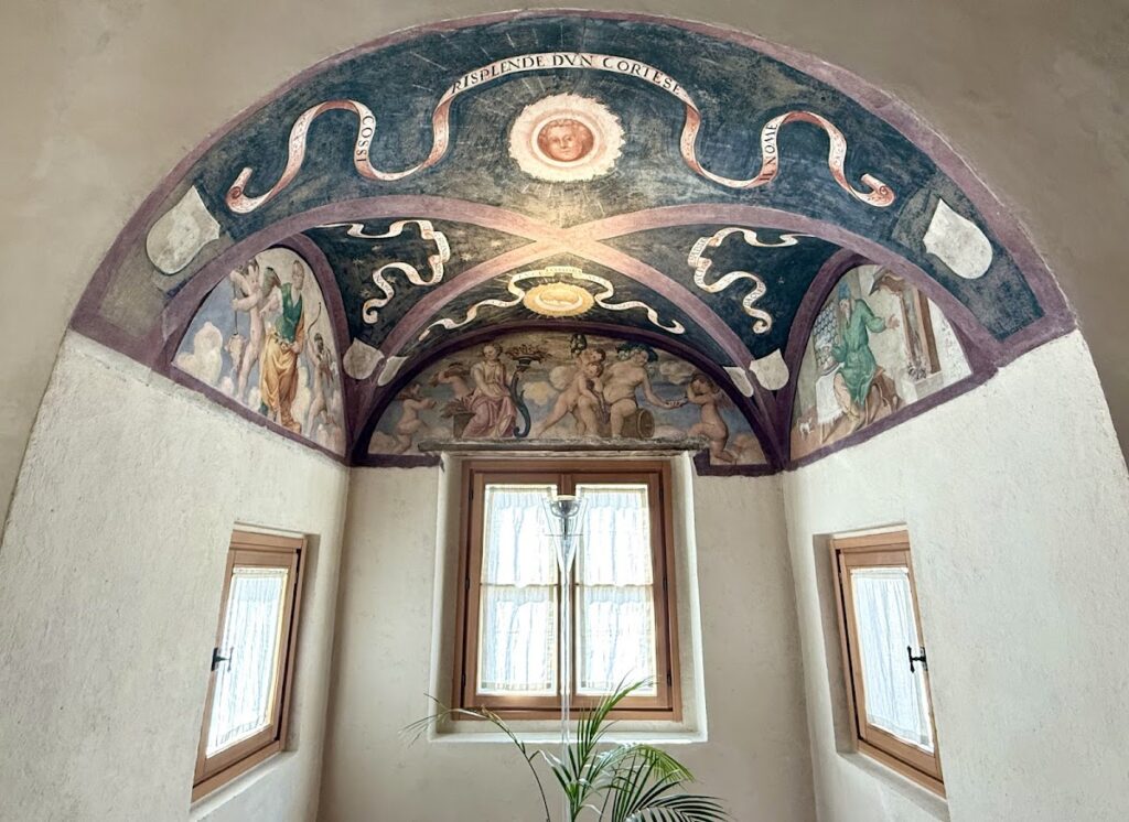 Palazzo Assessorile: A Medieval and Renaissance Palace in Cles, Italy 4 Palazzo Assessorile