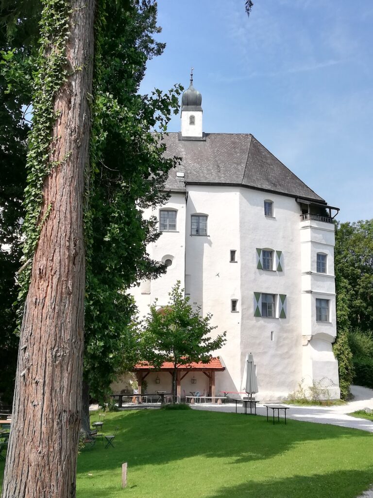 Schloss Amerang: A Medieval Castle and Renaissance Residence in Germany 3 Schloss Amerang