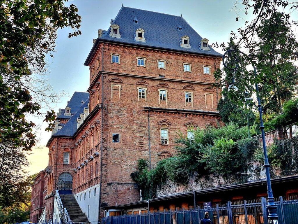 Castello del Valentino: A Savoy Residence and Seat of Turin’s Polytechnic University 4 Castello del Valentino
