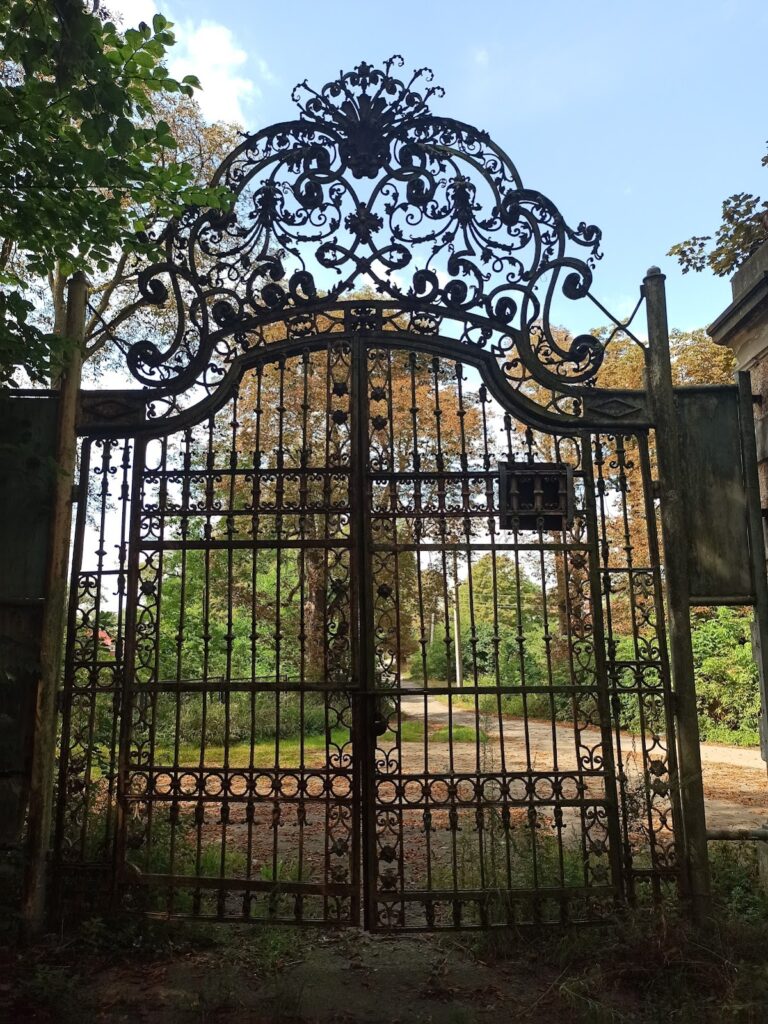 Palace in Rozdil: Historic Residence and Lanckoroński Estate 3 Palace in Rozdil