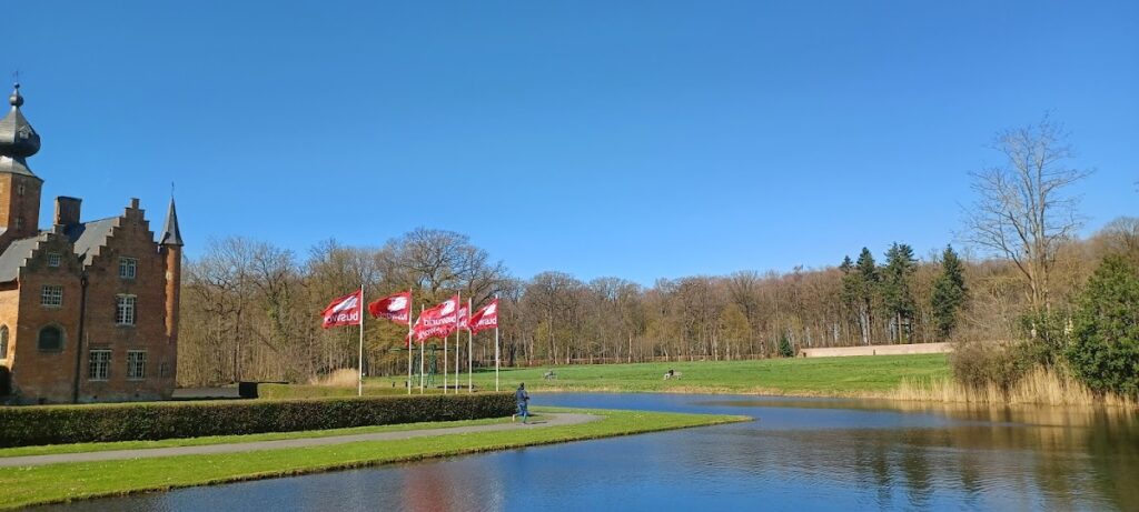 Rumbeke Castle: A Renaissance Water Castle in Belgium 5 Rumbeke Castle