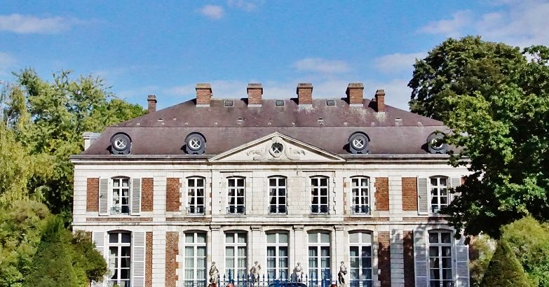 Château du Vert-Bois: A French Classical Pleasure House in Bondues 1 Château du Vert-Bois