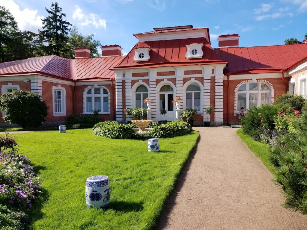 Monplaisir Palace: Peter the Great’s Seaside Residence in Russia 3 Monplaisir Palace
