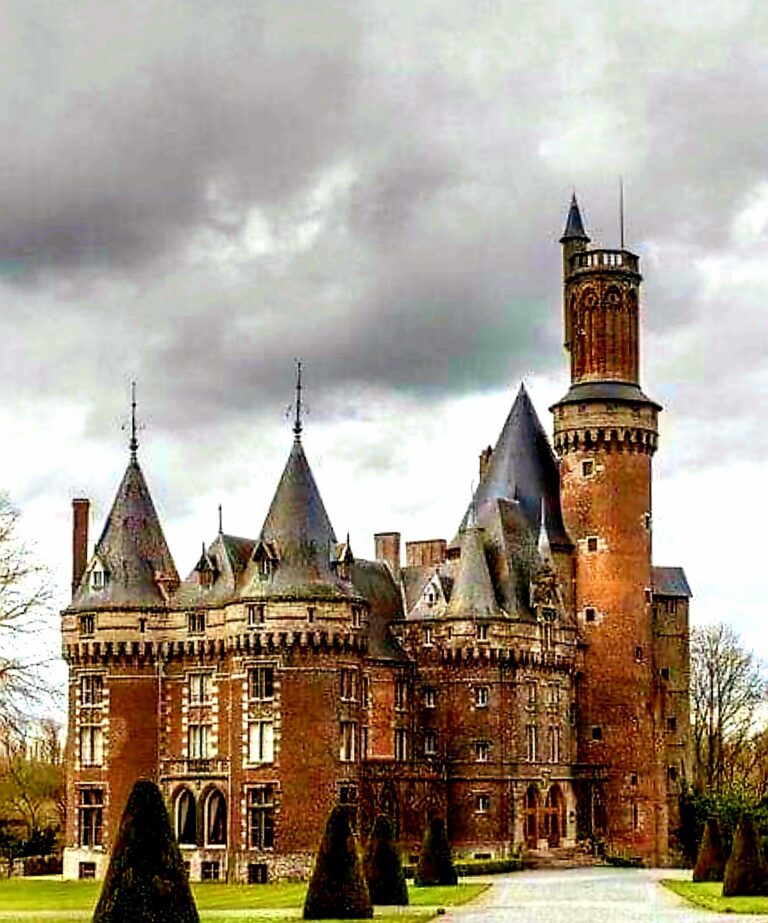 Antoing Castle: A Medieval Fortress and Neo-Gothic Residence in Belgium