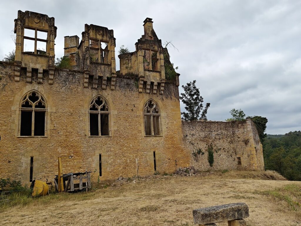 Château du Paluel: A Fifteenth-Century Fortified Residence in France 2 Château du Paluel