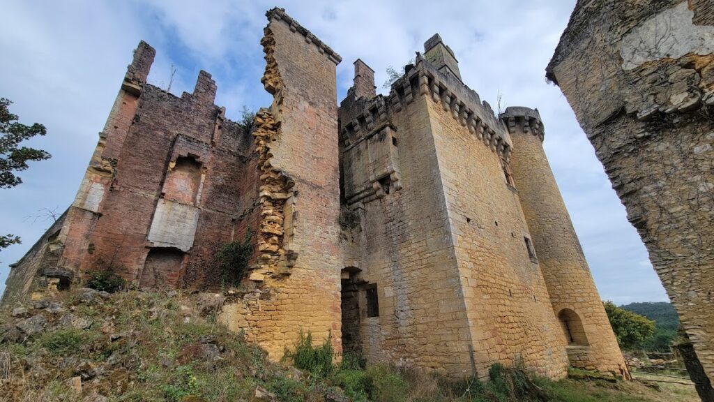 Château du Paluel: A Fifteenth-Century Fortified Residence in France 3 Château du Paluel