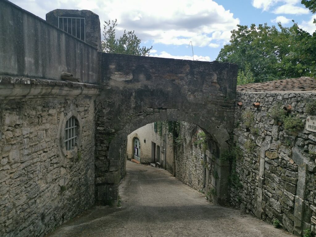 Calvières Castle: An Eighteenth-Century Residence in Vézénobres 1 château de Calvières