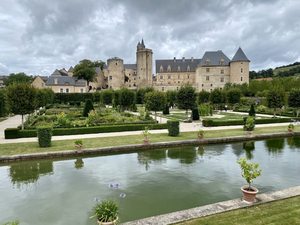 Château de Bournazel: A Renaissance Pleasure Residence in France 2 Château de Bournazel
