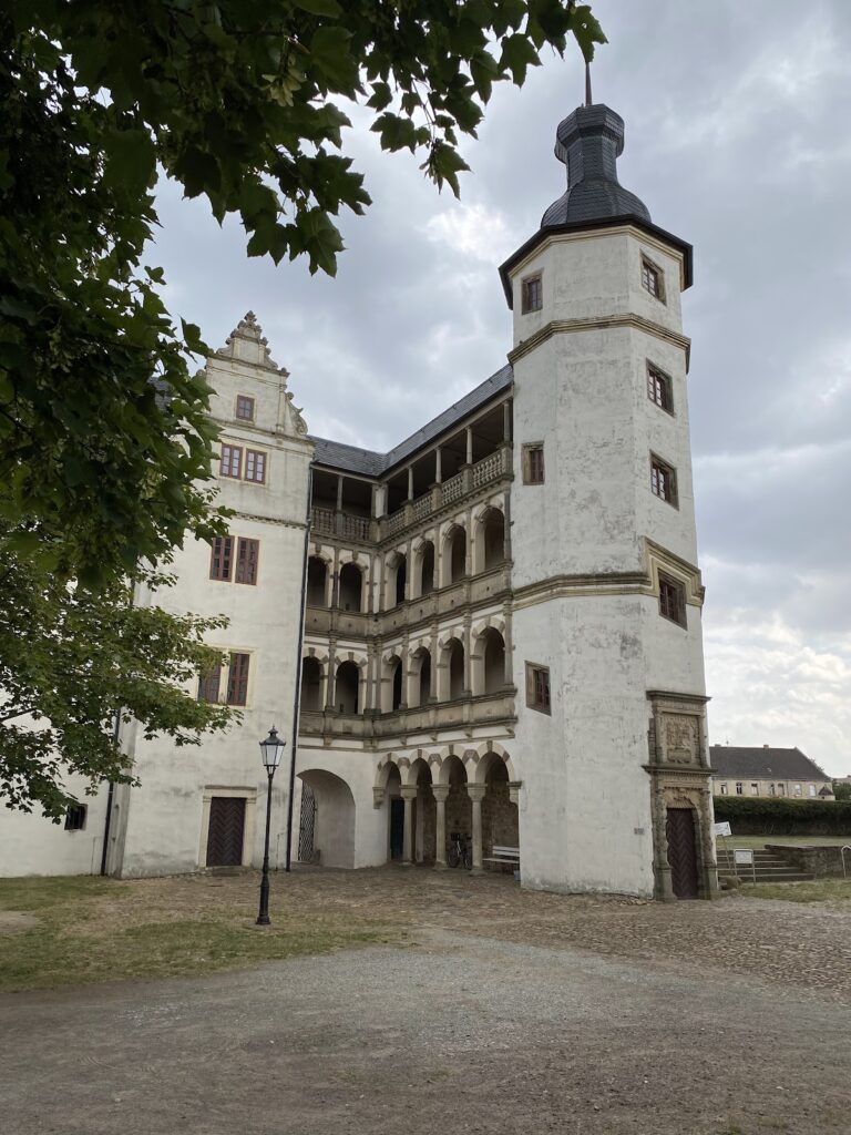 Schloss Leitzkau: A Medieval Collegiate Foundation Transformed into a Renaissance Castle 3 Schloss Leitzkau